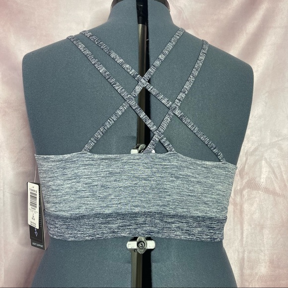 Torrid Vintage Indigo Space-Dye Lattice Back Wicking Sports Bra NWT Size 2X - Picture 3 of 14